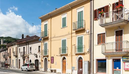 Alfedena, ampio appartamento in vendita